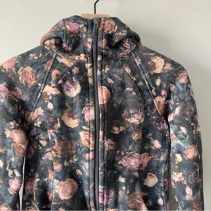 Lululemon Scuba Hoodie *Light Cotton Fleece in Frosted Rose Multi Jacket zip up thumbnail 9