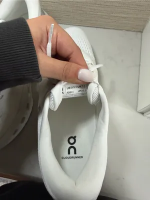 On Women's Cloudrunner 3 Running Shoes White Size 9.5 thumbnail 6