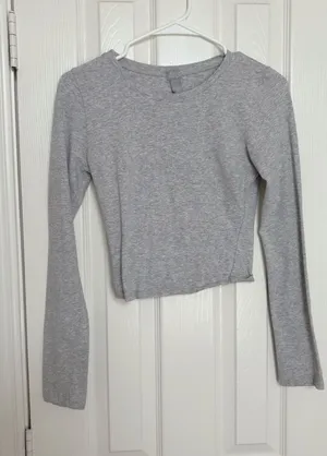 Tilly’s grey shirt  thumbnail 1