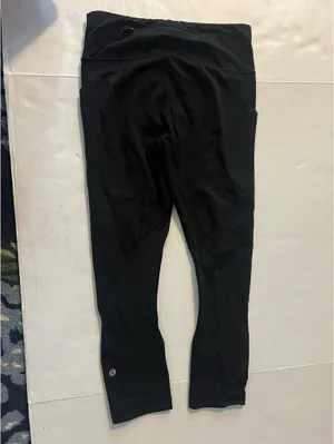 Lululemon Cropped 25” Leggings size 4  thumbnail 2