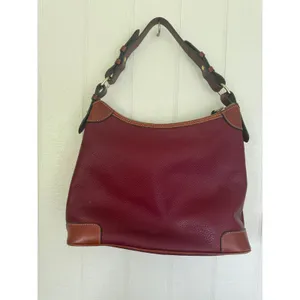 Dooney & Bourke Pebble Grain Leather Hobo Shoulder Bag Burgundy Wine Tan Trim thumbnail 2