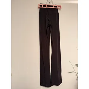 OFFLINE by Aerie Real Me High‎ Rise Flare Leggings Black XS thumbnail 4
