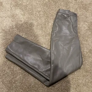 Wilfred The Melina High Waisted Vegan Leather Pants‎ thumbnail 2
