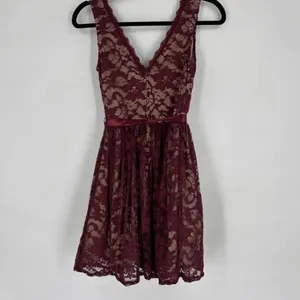 Windsor Lace Cocktail Dress Womens S Burgundy Floral Satin Tie‎ Homecoming NWT thumbnail 11
