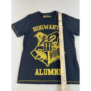 Harry Potter Tee Size M Black Hogwarts Alumni Gold Cotton Unisex New Without Tag thumbnail 4