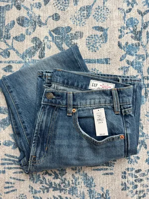 NWT GAP Midrise Wide Leg Rigid Jeans thumbnail 2