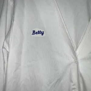 CNA Womens Nurse Betty Embroidered Medical Shirt Scrub Top White Costume M DIY thumbnail 2