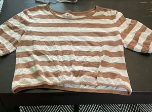 Pact medium organic cotton shirt. Brown/creme. Elastic waist and arm cuffs. thumbnail 1