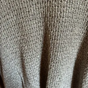 American Eagle Outfitters Gray V-Neck Knit Sweater Size Medium thumbnail 4
