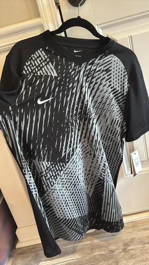 Men’s Nike Dri-Fit T-Shirt thumbnail 2