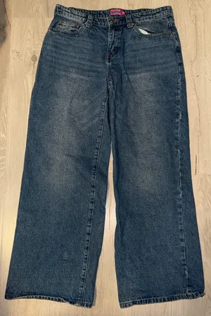 EDIKTED Carpenter Low-Rise Womens Jeans thumbnail 1