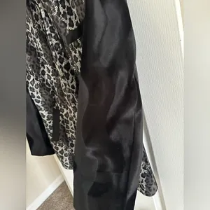 Pronti collection by phita Leopard / Cheetah print Jacket size M thumbnail 3