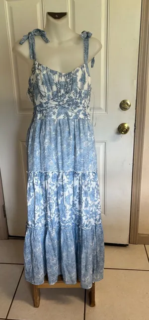 Large Jr Trixxi blue/white Floral tie shoulder tiered sleeveless Maxi Dress. thumbnail 1