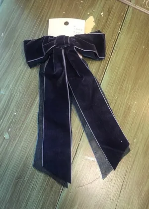 A New Day NWT Navy Blue Velvet Bow Hair Clip thumbnail 1