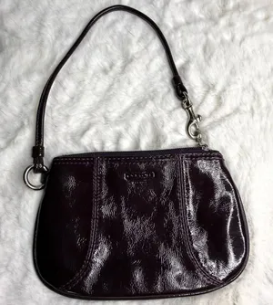 Coach purple Patent Leather Wristlet thumbnail 1