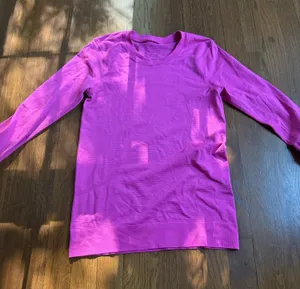 Lululemon tops thumbnail 1