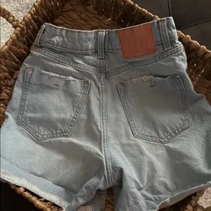 ZARA Distressed, High-Waisted Denim Shorts thumbnail 2