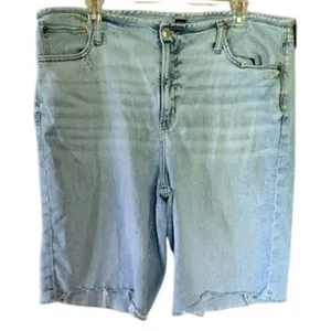 American Eagle Women's Stretch Denim Jorts Bermuda Shorts Size 16 Light Wash thumbnail 2