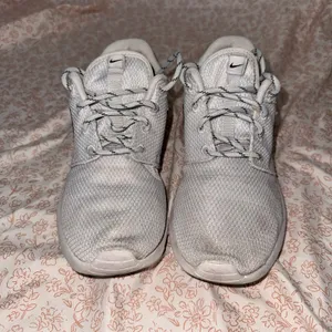 Nike Roshe Gray thumbnail 2