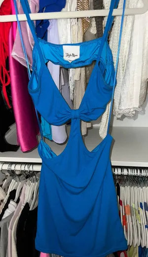 Dress thumbnail 1