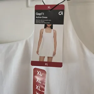 GapFit Active Tank Dress Women XL White NWT Tennis Golf Pickleball Workout Skort thumbnail 3