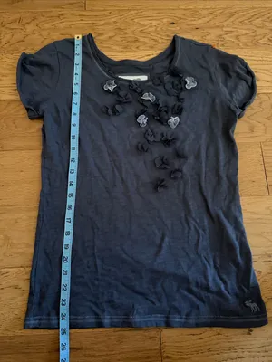 S - Abercrombie & Fitch - Charcoal Puff Sleeve Floral Appliqué Tee thumbnail 7