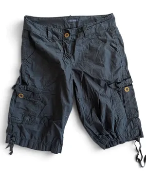 Women’s size 8 Tommy Hilfiger cargo shorts black thumbnail 1