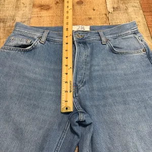 Free People Medium Denim Straight Leg Distressed Maggie Jeans Sz 28 Frayed Hem thumbnail 7