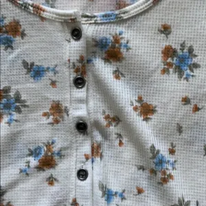 American eagle shirt sleeve thumbnail 3