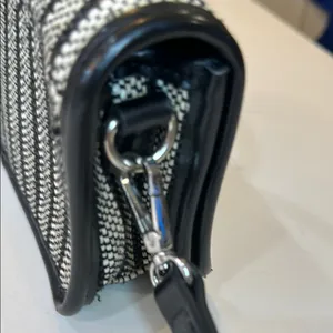 Zara Crossbody Bag Black and Cream Elegant Design thumbnail 4