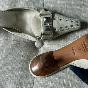 Prada Creme Suede Pointed Toe Kitten Heels Size 37.5 thumbnail 8