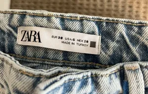Zara NWT Jeans straight leg, baggy fit thumbnail 3