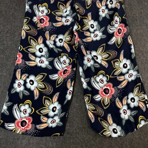 LOFT Floral Wide Leg Crop Pants Navy Blue Pink Yellow Rayon Size 10 NWT thumbnail 12