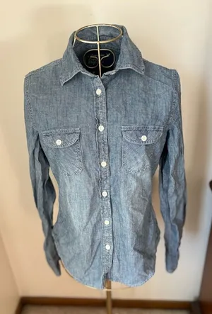 American Eagle Outfitters Distressed Chambray Button Down Size S thumbnail 1