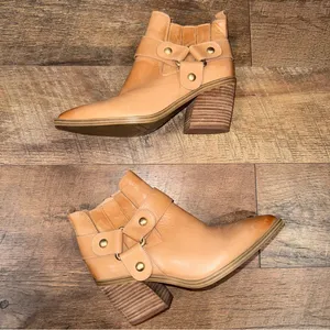 Vince Camuto Berindal Tan Leather Heeled Ankle Booties thumbnail 6