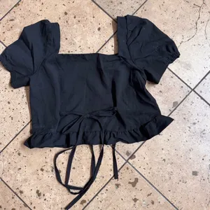 🌸Victoria's Secret Black Top with Pink Label thumbnail 4