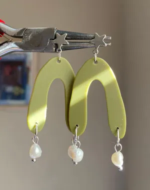 unique retro vintage funky boho style dangle earrings 🌀🍃💛 thumbnail 1