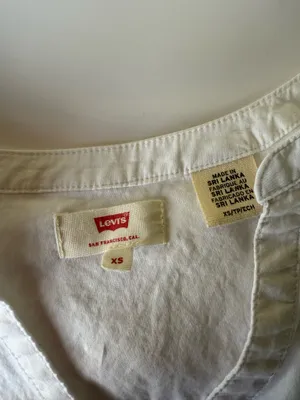 Levi’s V-Neck White Shirt XS 3/4 Sleeves thumbnail 3