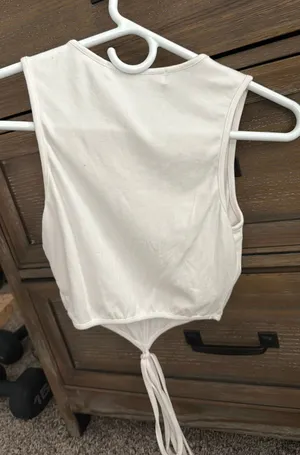 Small sleeveless top White thumbnail 1
