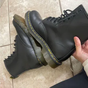 Women's AirWair 1460 Leather Lace Up Boots Size 7 US Used 2xs thumbnail 4