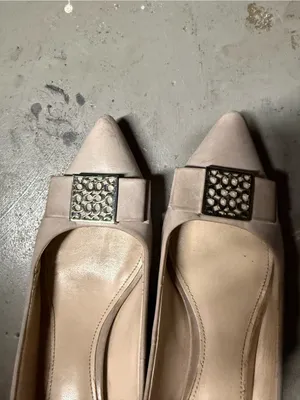 Coach Astor Women's Beige Pointed Toe Leather Heels Size 7.5 thumbnail 2