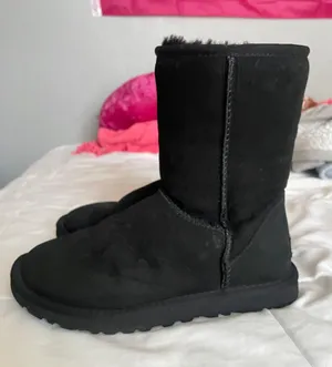 UGG Boots thumbnail 3