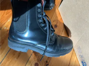 Blundstone Lace Up Gore Boots Patent Leather US 7.5 black thumbnail 9