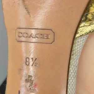 Coach Gold Leather‎ Heels thumbnail 6