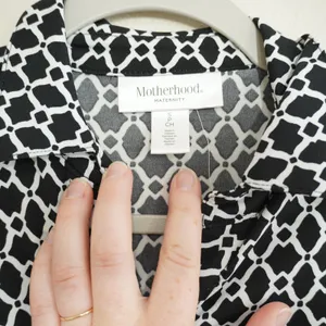 Motherhood‎ Maternity Size Small Shirt Dress Black White Geometric Twist Front thumbnail 5