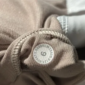 Lululemon Energy Bra Size 6 thumbnail 4