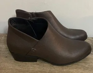 No Boundaries AEROSOLES New! Women’s brown comfort ankle boots size 9 thumbnail 1