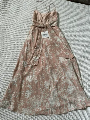Selfie Leslie Pink Floral Midi Dress thumbnail 5
