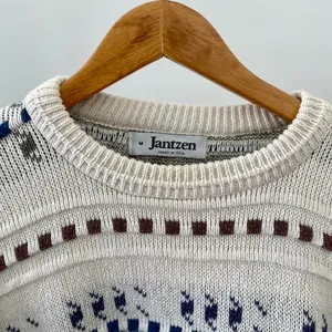 American Vintage Vintage Geometric Abstract Patterned Textured Crewneck Sweater in Cream thumbnail 4