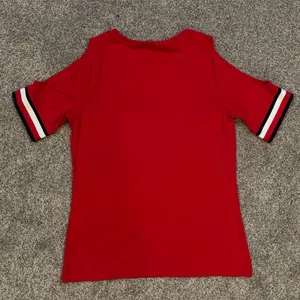 Tommy Hilfiger Women's Red Cold-Shoulder Blouse Shirt Striped thumbnail 5